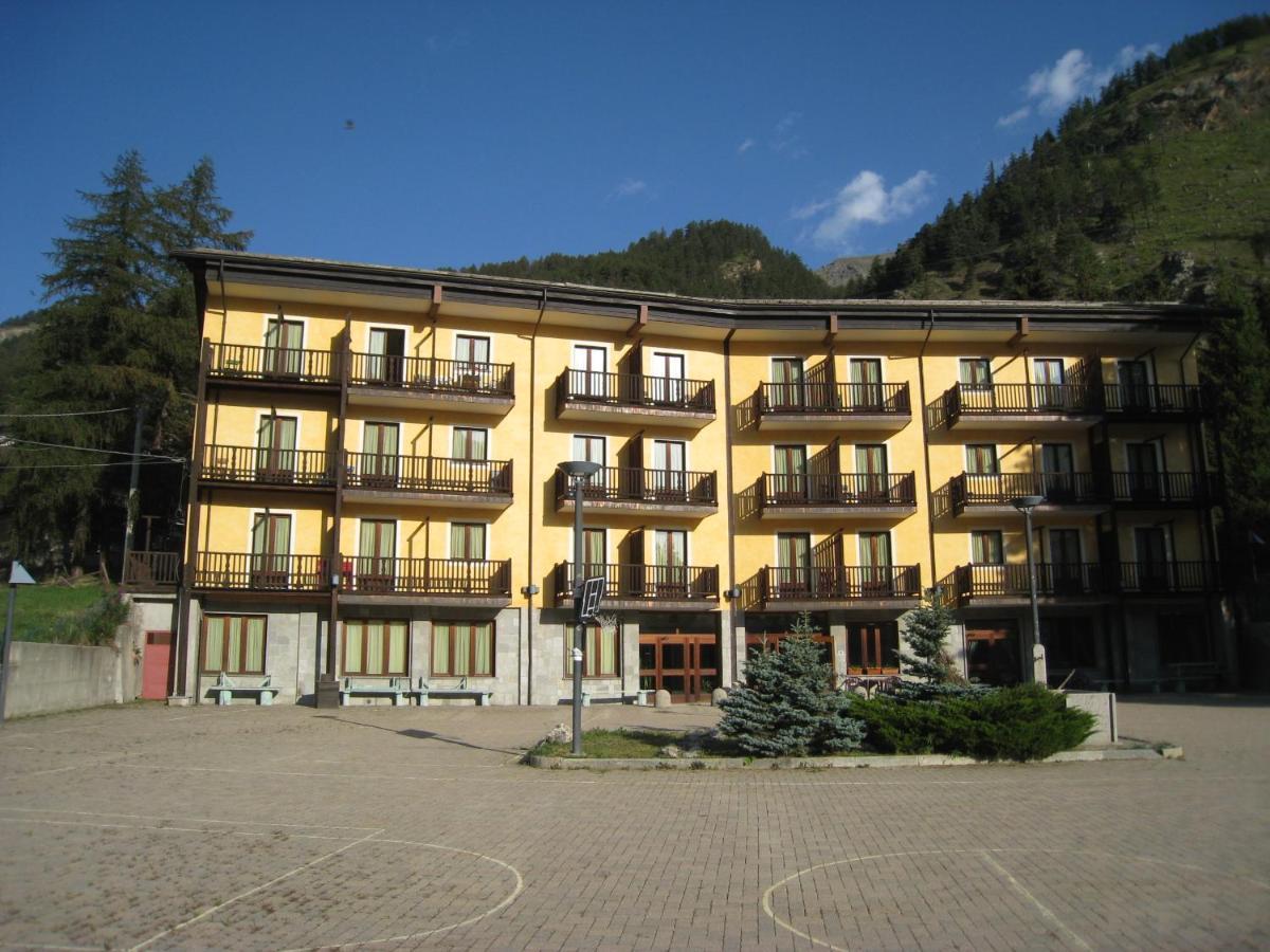 Casalpina Don Barra Hotel Pragelato Bagian luar foto